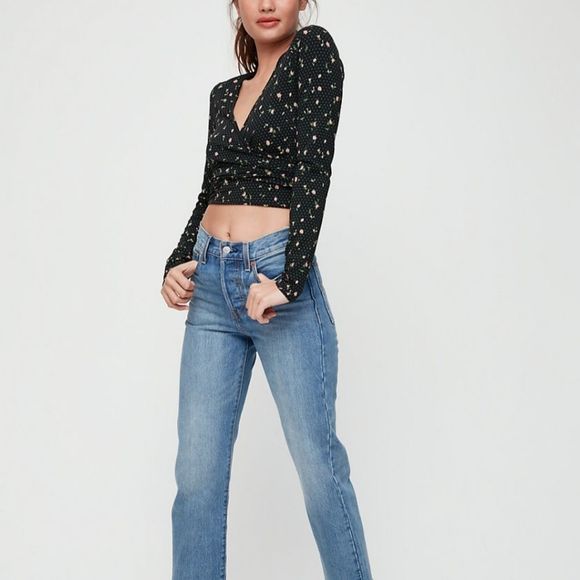 Aritzia SUNDAY BEST Top - Picture 4 of 13